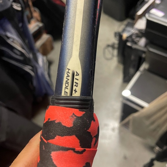 Prince Approach tennis Racquet 27 inc 
With new fashion grip - Picture 9 of 12